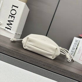 Кошелек Loewe Flamenco из мягкой кожи 
