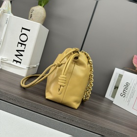 Кошелек Loewe Flamenco из мягкой кожи 