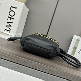Кошелек Loewe Flamenco из мягкой кожи 
