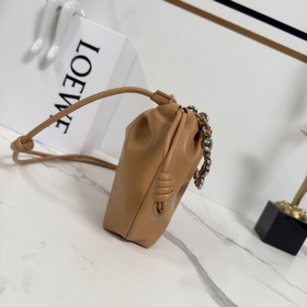 Кошелек Loewe Flamenco из мягкой кожи 