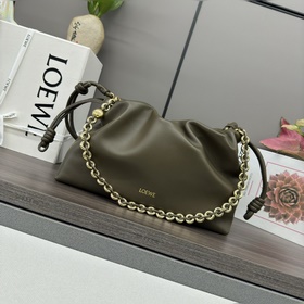 Кошелек Loewe Flamenco из мягкой кожи