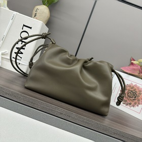 Кошелек Loewe Flamenco из мягкой кожи 