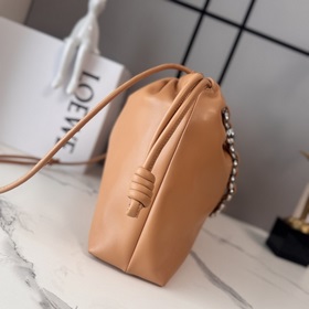 Новая модель Loewe — большая сумка Fla