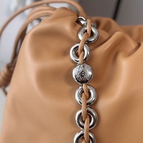 Новая модель Loewe — большая сумка Fla