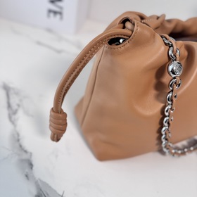 Кошелек Loewe Flamenco из мягкой кожи 