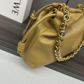 Новая модель Loewe — большая сумка Fla