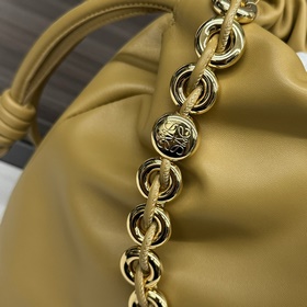 Новая модель Loewe — большая сумка Fla