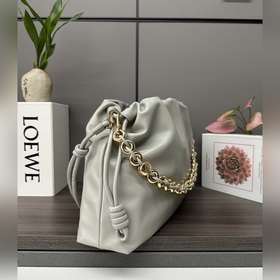 Новая модель Loewe — большая сумка Fla
