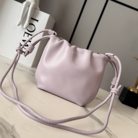 Кошелек Loewe Flamenco из мягкой кожи 