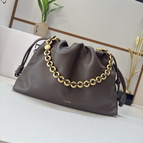 Новая модель Loewe — большая сумка Fla