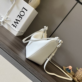 Loewe Классическая сумка-хобо Hammock