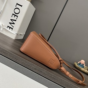 Loewe Классическая сумка-хобо Hammock