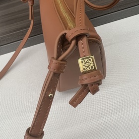 Loewe Классическая сумка-хобо Hammock