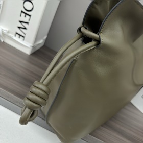 Новая модель Loewe — большая сумка Fla