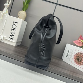 Новая модель Loewe — большая сумка Fla