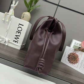Новая модель Loewe — большая сумка Fla