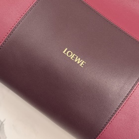 Новая цветовая гамма Loewe： сумка Flam