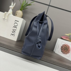 Новая модель Loewe — большая сумка Fla