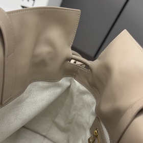 Новая модель Loewe — большая сумка Fla