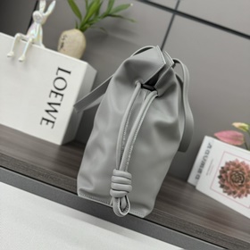 Новая модель Loewe — большая сумка Fla