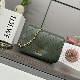 Сумка Loewe Puffer Goya из блестящей к
