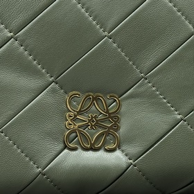 Сумка Loewe Puffer Goya из блестящей к