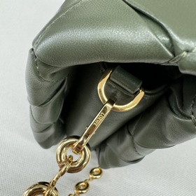 Сумка Loewe Puffer Goya из блестящей к