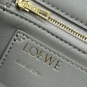 Сумка Loewe Puffer Goya из блестящей к