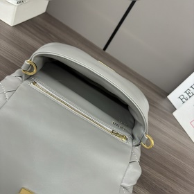 Сумка Loewe Puffer Goya из блестящей к