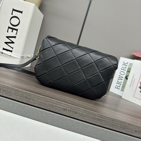 Сумка Loewe Puffer Goya из блестящей к