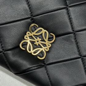 Сумка Loewe Puffer Goya из блестящей к