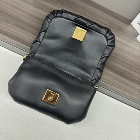 Сумка Loewe Puffer Goya из блестящей к