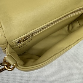 Сумка Loewe Puffer Goya из блестящей к