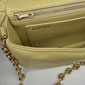 Сумка Loewe Puffer Goya из блестящей к