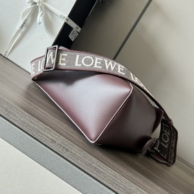 Loewe  Сумка Puzzle Edge из атласной 