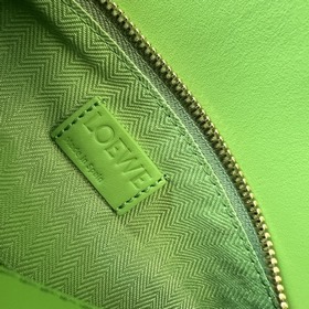Сумка Loewe Puzzle Edge из атласной т