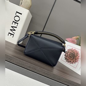 Мини-сумка Loewe Puzzle из гладкой тел