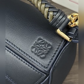 Мини-сумка Loewe Puzzle из гладкой тел