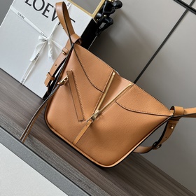 Loewe  Мягкая кожа с зернистой тексту