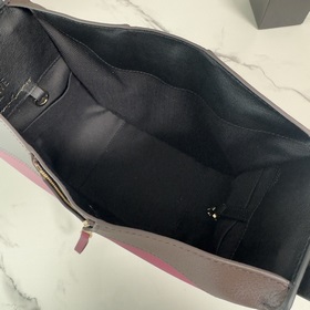 Новая модель сумки Loewe Hammock в све