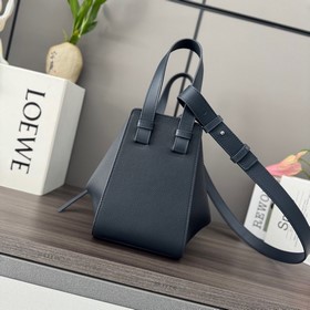 Loewe  Мягкая кожа с зернистой тексту