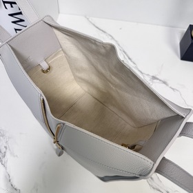 Loewe Мягкая зернистая телячья кожа. 