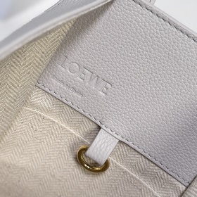 Loewe Мягкая зернистая телячья кожа. 