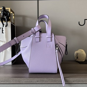 Loewe Мягкая кожа бычка. Компактная с