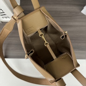Loewe Сумка Hammock из атласной теляч