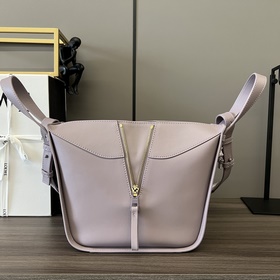 Loewe  Сумка Hammock из атласной теля