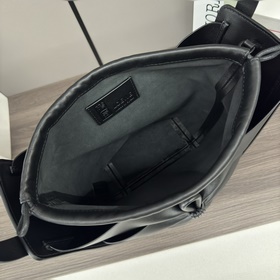 Сумка Loewe Hammock Compact из мягкой 