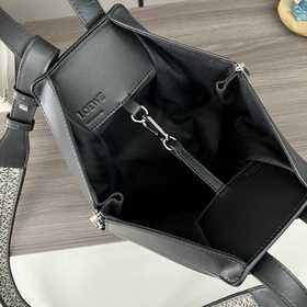 Loewe Сумка Hammock из атласной теляч