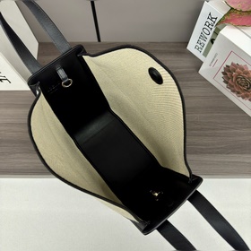 Сумка Loewe Hammock Compact из мягкой 