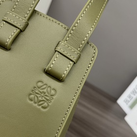 Сумка Loewe Hammock Compact из мягкой 